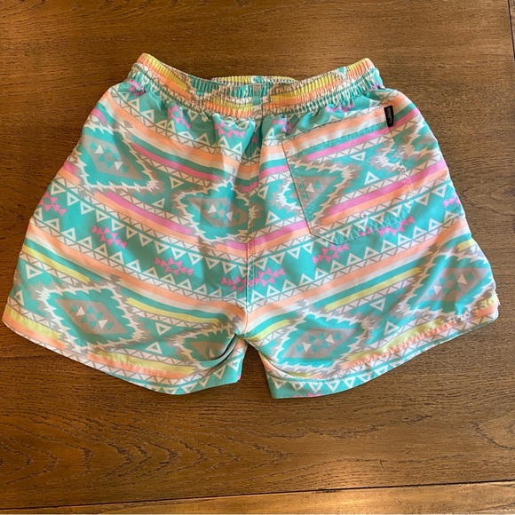 Chubbies The En Fuegos 4.5” Lined Classic Swim Trunk size M Aztec Geometric - Picture 3 of 9
